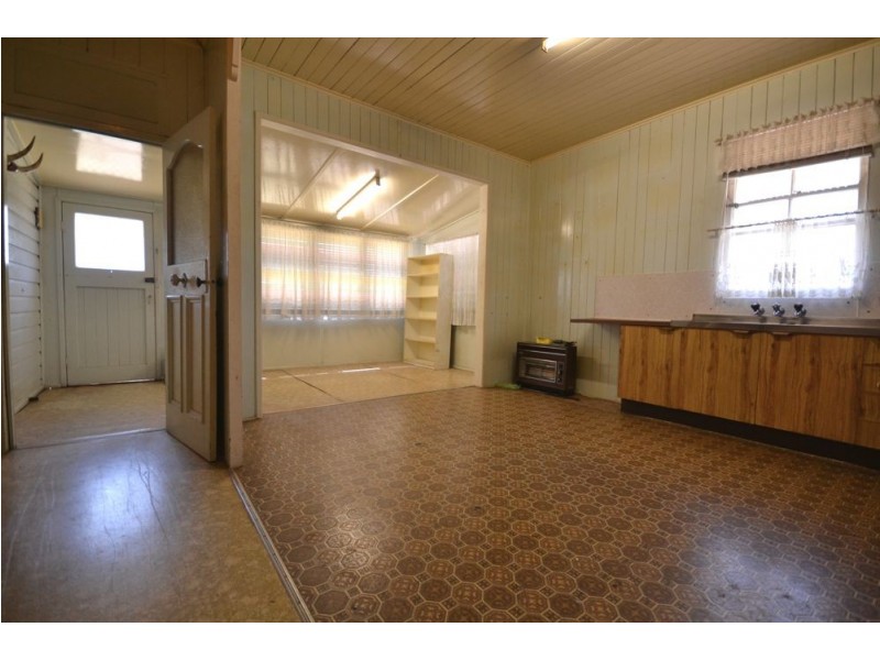 244 Bridge Street, Newtown QLD 4350