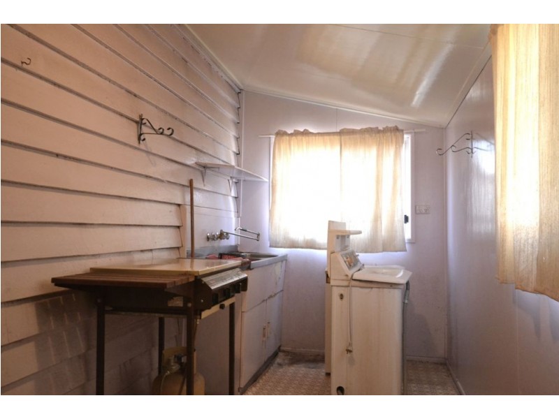 244 Bridge Street, Newtown QLD 4350