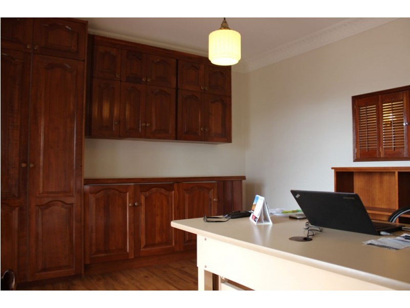 20 Collingwood Close, Middle Ridge QLD 4350