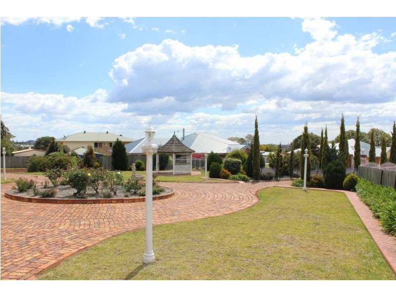 20 Collingwood Close, Middle Ridge QLD 4350