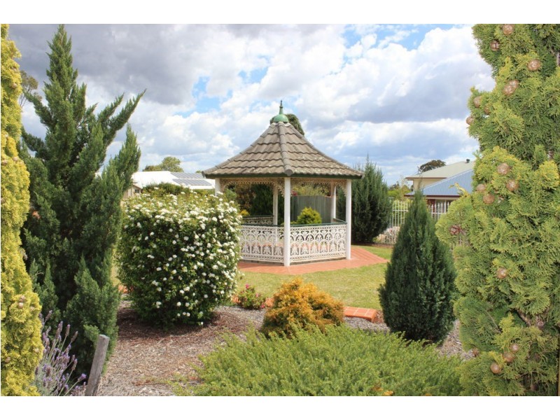20 Collingwood Close, Middle Ridge QLD 4350