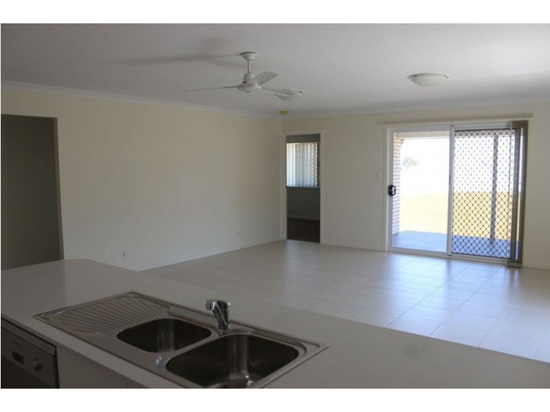 13 Cassidy Terrace, Mount Kynoch QLD 4350