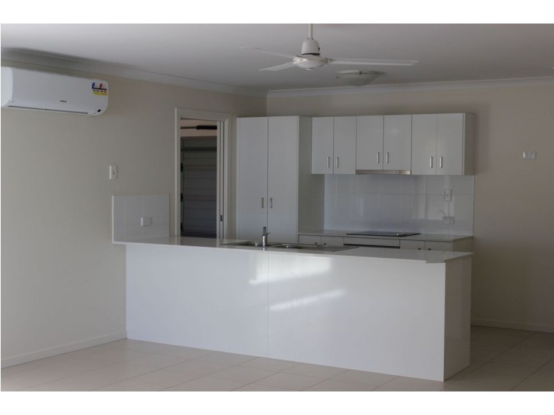 13 Cassidy Terrace, Mount Kynoch QLD 4350