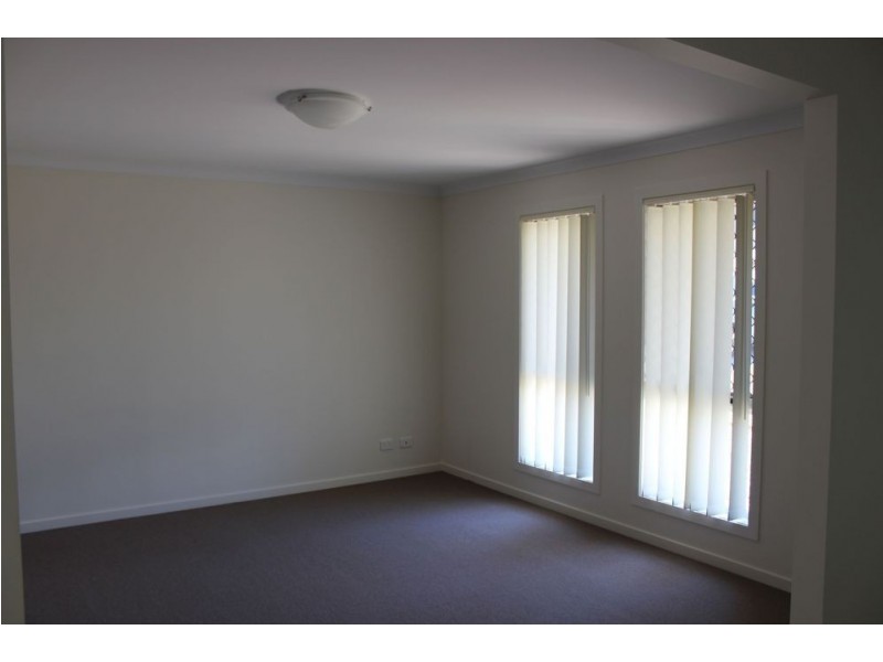 13 Cassidy Terrace, Mount Kynoch QLD 4350