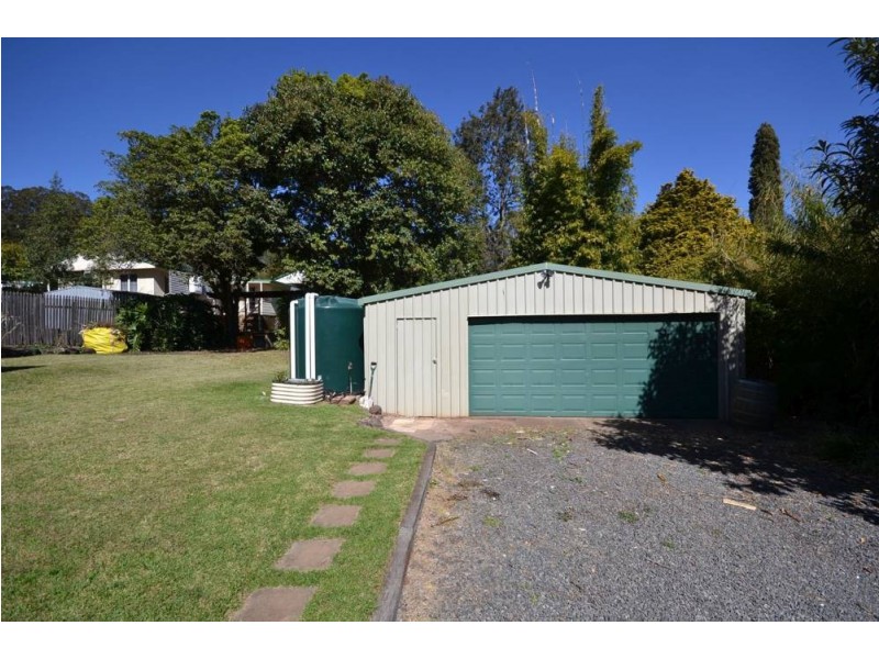 78 North Street, Mount Lofty QLD 4350