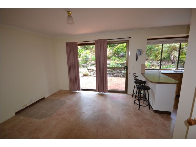 17A Hilltop Crescent, Blue Mountain Heights QLD 4350