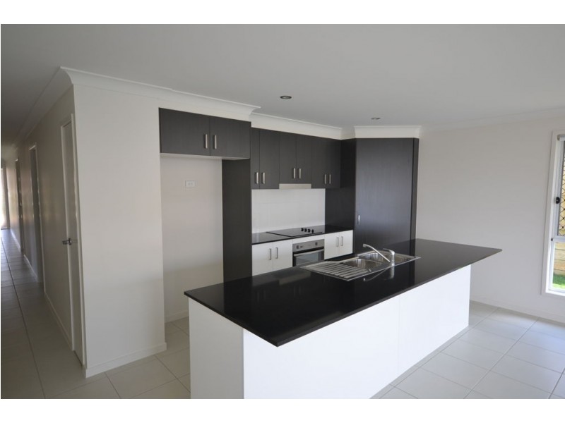 24 Farrer Street, Cranley QLD 4350