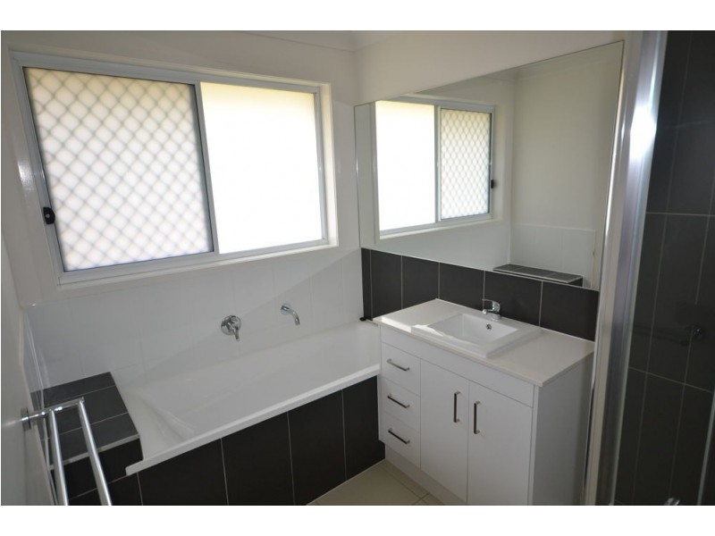 24 Farrer Street, Cranley QLD 4350