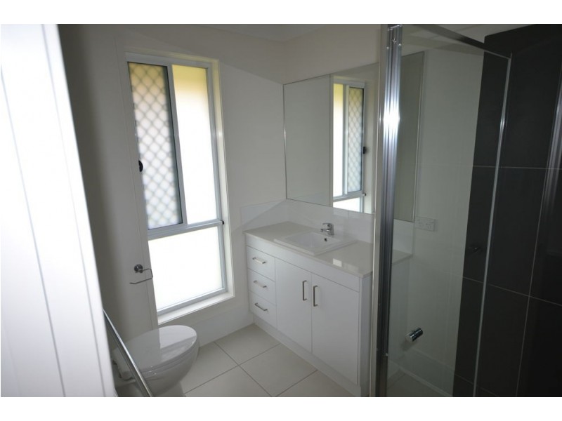 24 Farrer Street, Cranley QLD 4350