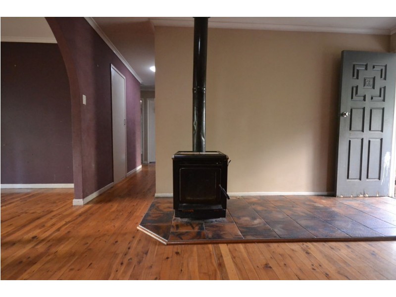 8703 Warrego Highway, Withcott QLD 4352