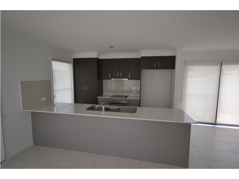 Unit 1 10 Preston Court, Glenvale QLD 4350