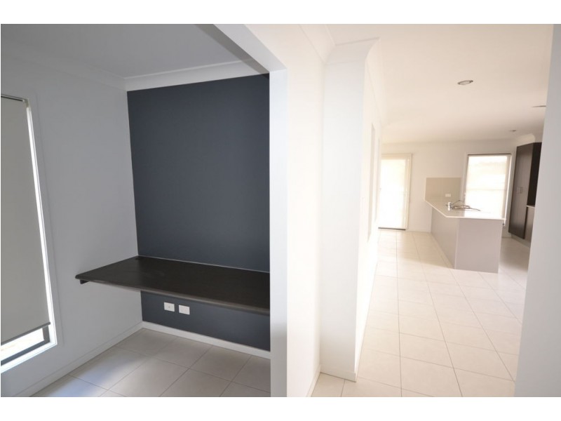 Unit 1 10 Preston Court, Glenvale QLD 4350