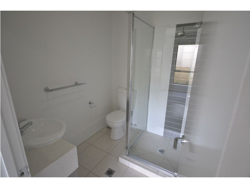 Unit 1 10 Preston Court, Glenvale QLD 4350