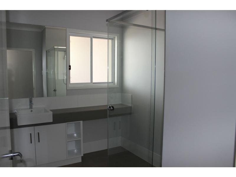 2/79 South Street, Rangeville QLD 4350