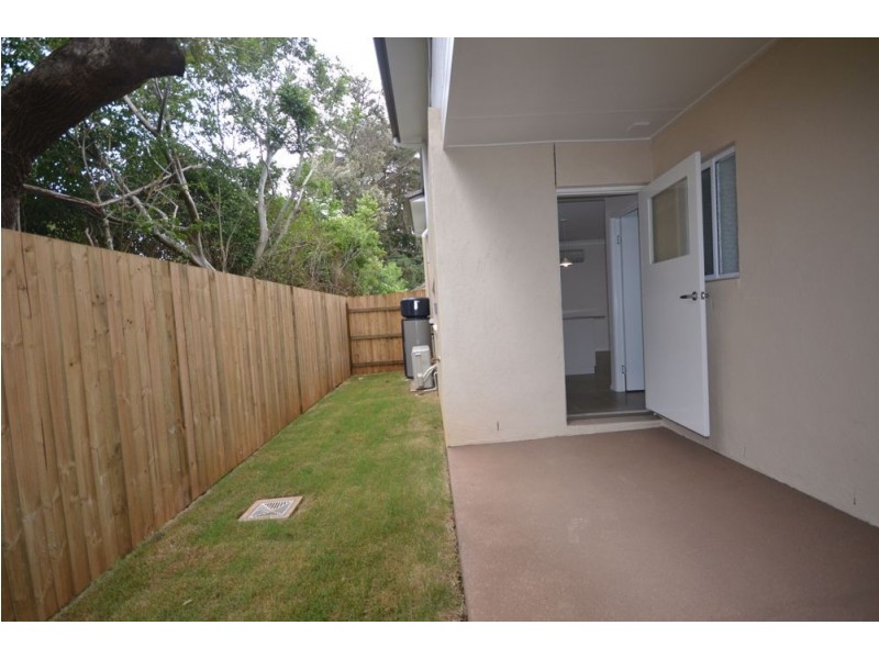 2/421 Tor Street, Newtown QLD 4350