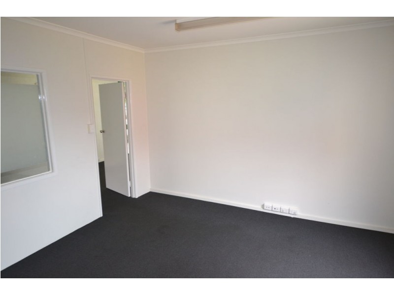 Unit 10/493 South Street, Harristown QLD 4350
