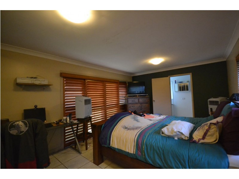 25 Catto Street, Centenary Heights QLD 4350