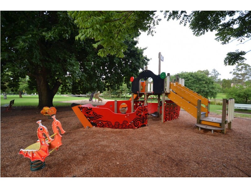 25 Catto Street, Centenary Heights QLD 4350