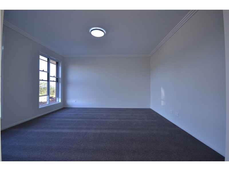 28 Renshaw Crescent, Kearneys Spring QLD 4350