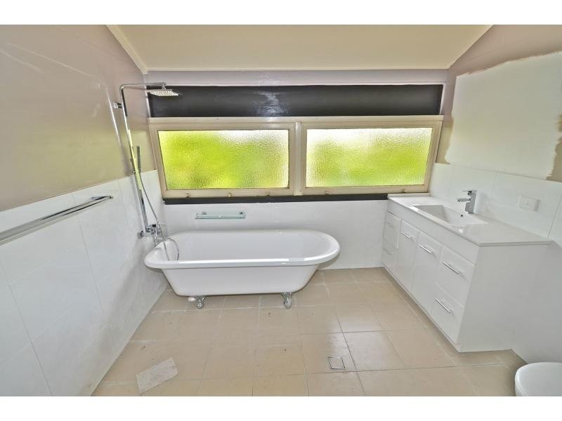 22 Prosser Street, Rockville QLD 4350