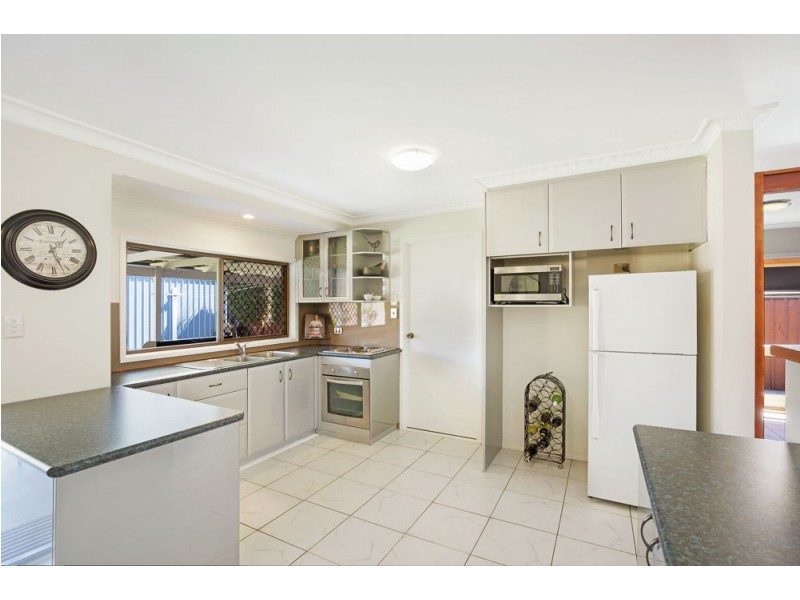 16 Brigalow Street, Newtown QLD 4350