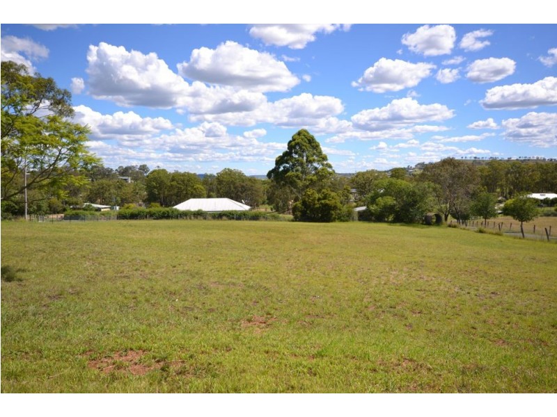 9 Tranter Street, Top Camp QLD 4350