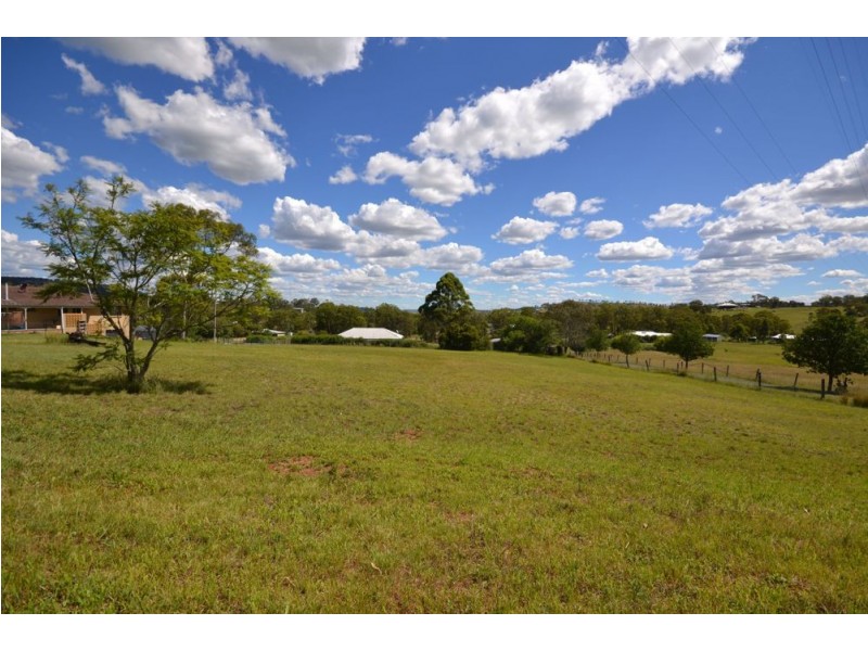 9 Tranter Street, Top Camp QLD 4350