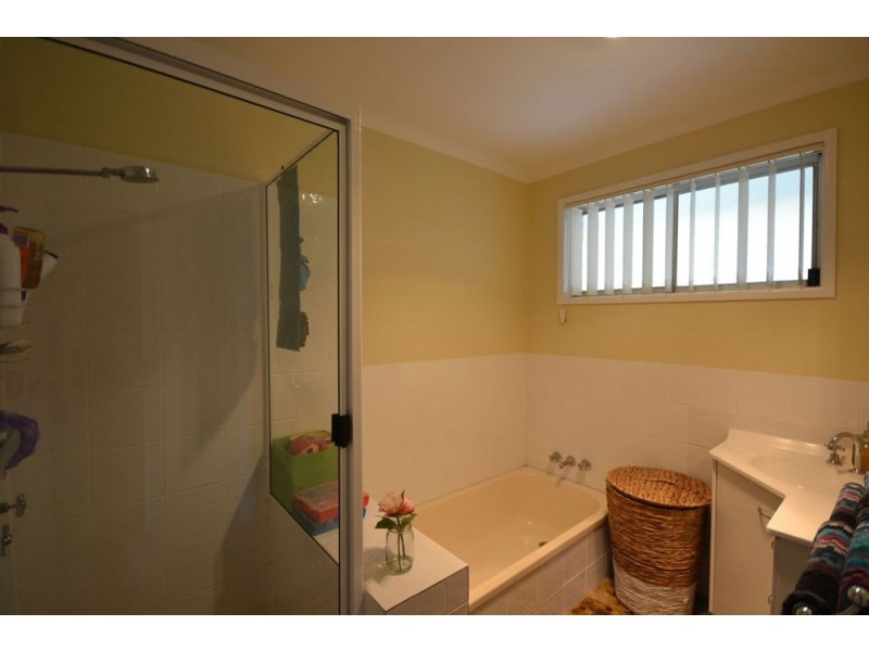 19 Sampson Street, Wilsonton QLD 4350