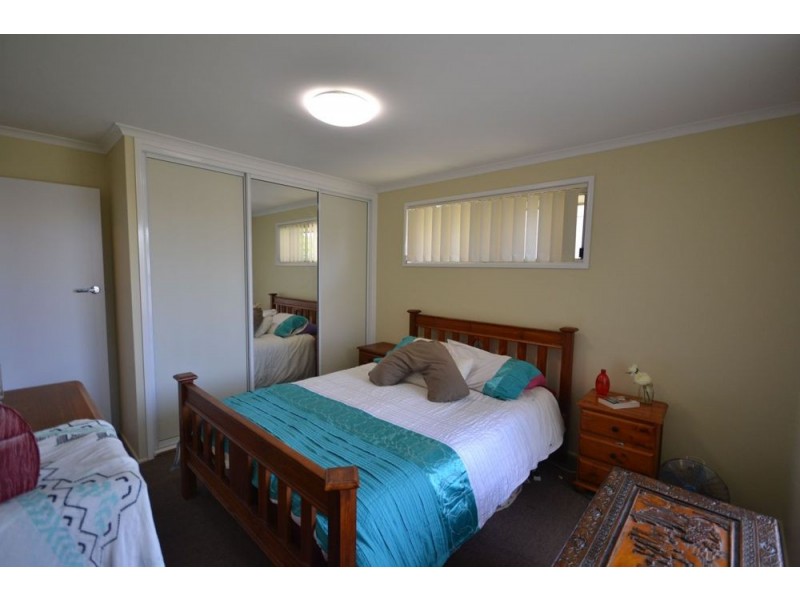 19 Sampson Street, Wilsonton QLD 4350