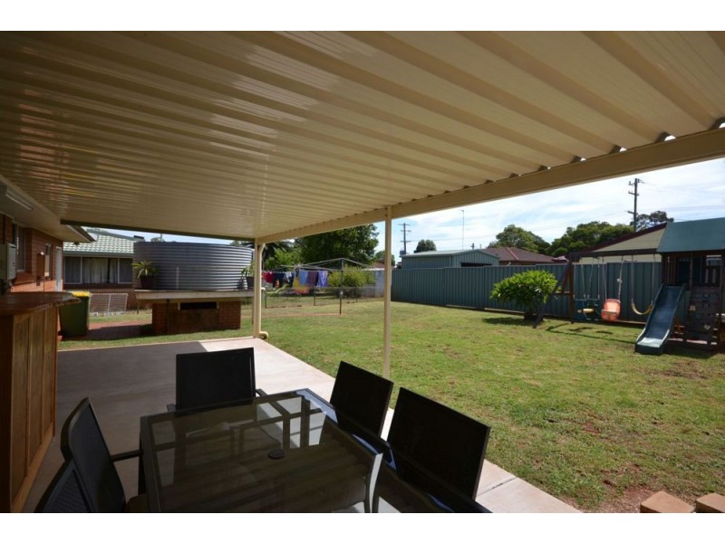 19 Sampson Street, Wilsonton QLD 4350