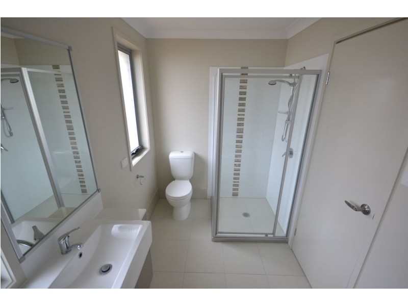 Unit 1/5 Cardamon Crescent, Glenvale QLD 4350