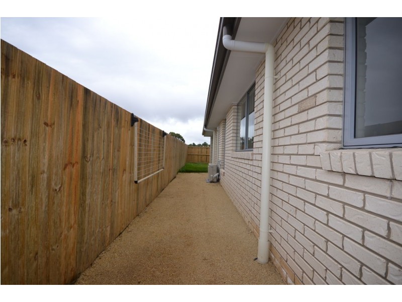 Unit 1/5 Cardamon Crescent, Glenvale QLD 4350