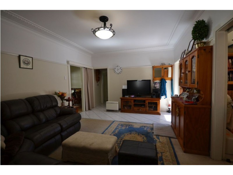 78 North Street, Mount Lofty QLD 4350