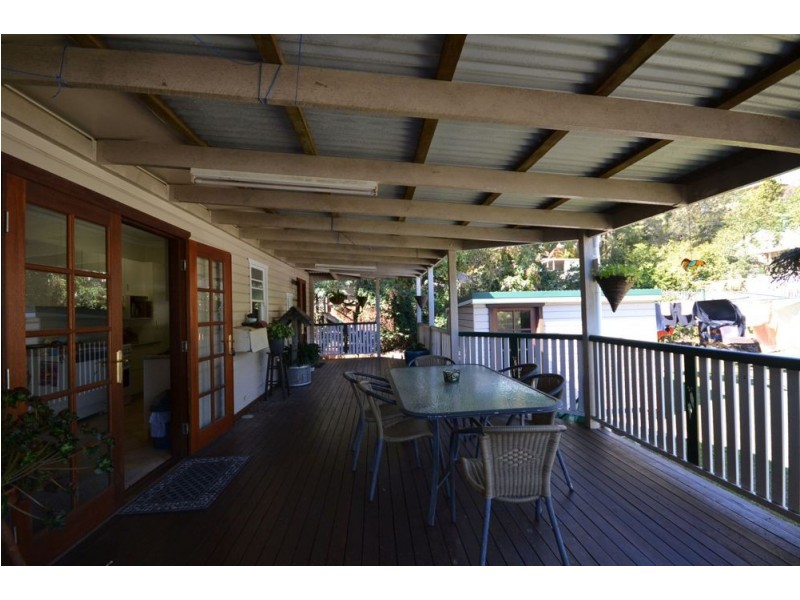 78 North Street, Mount Lofty QLD 4350