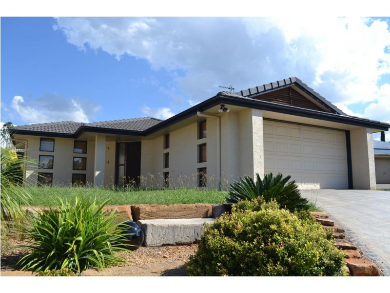 25 Willowburn Drive, Rockville QLD 4350