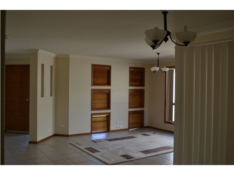 25 Willowburn Drive, Rockville QLD 4350