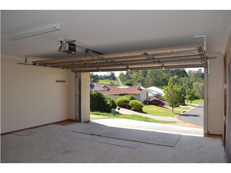 25 Willowburn Drive, Rockville QLD 4350