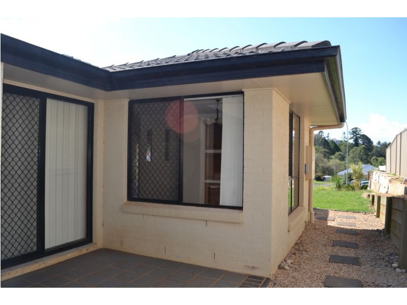 25 Willowburn Drive, Rockville QLD 4350