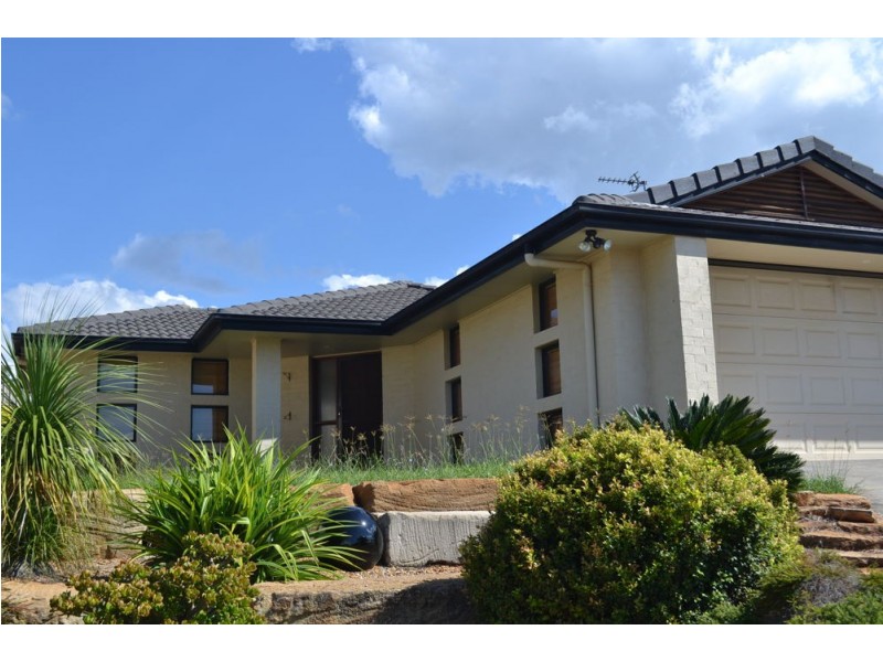 25 Willowburn Drive, Rockville QLD 4350