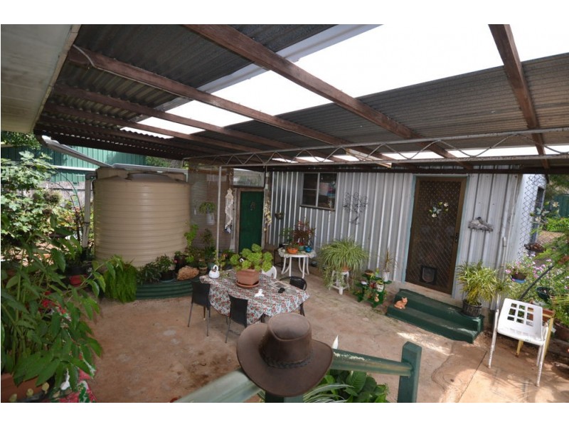 23 Werth Street, Oakey QLD 4401