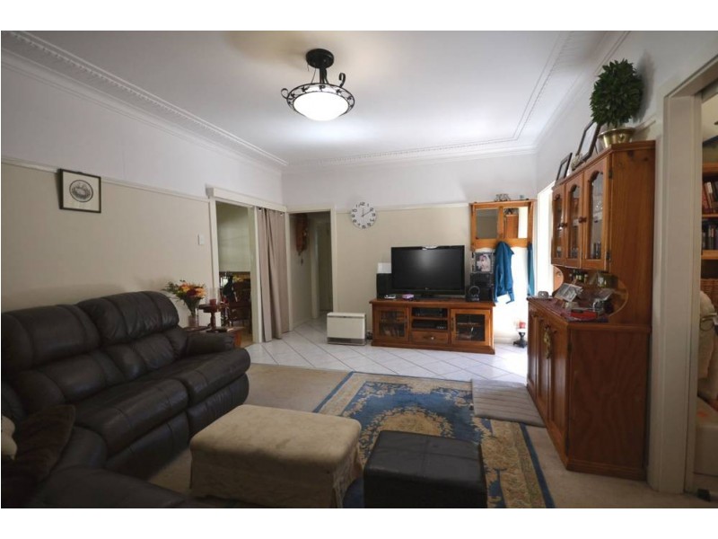 78 North Street, Mount Lofty QLD 4350