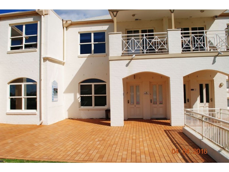 4/120a Russell Street, Toowoomba City QLD 4350