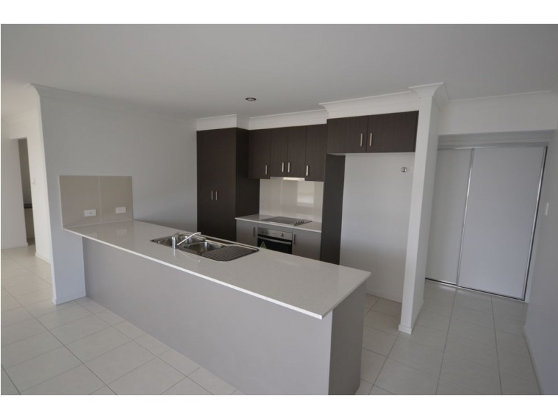 2/10 Preston Court, Glenvale QLD 4350