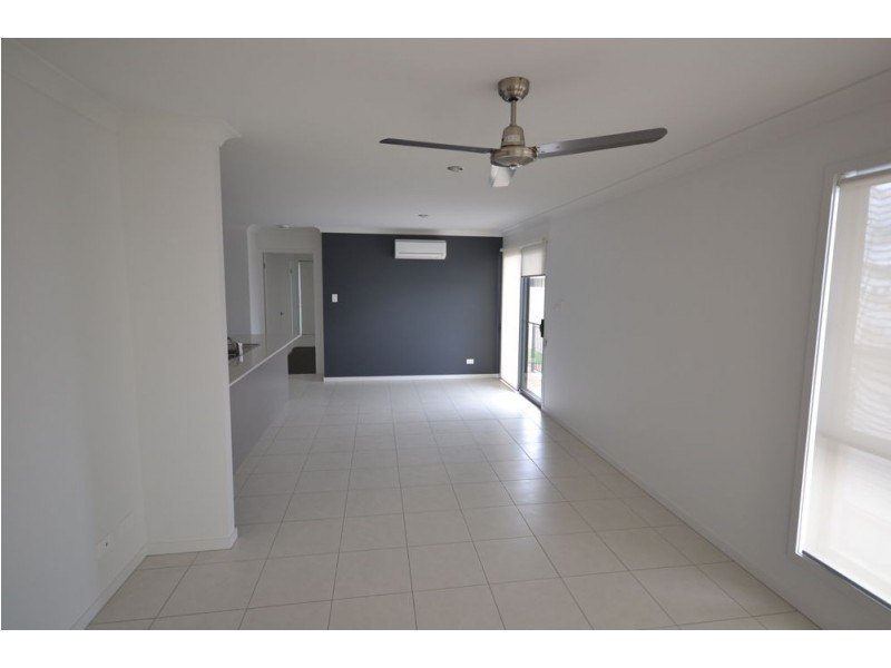2/10 Preston Court, Glenvale QLD 4350