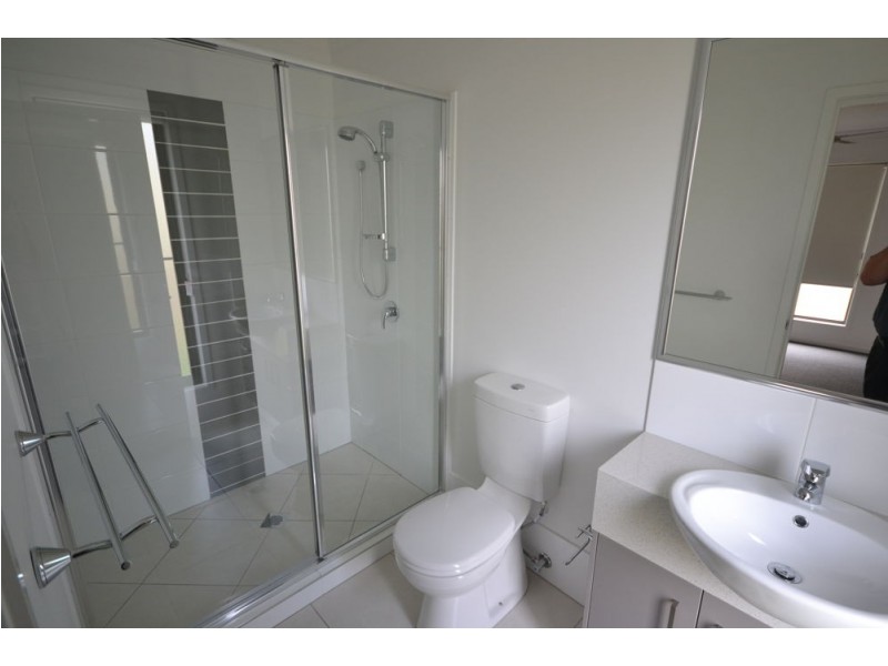 2/10 Preston Court, Glenvale QLD 4350