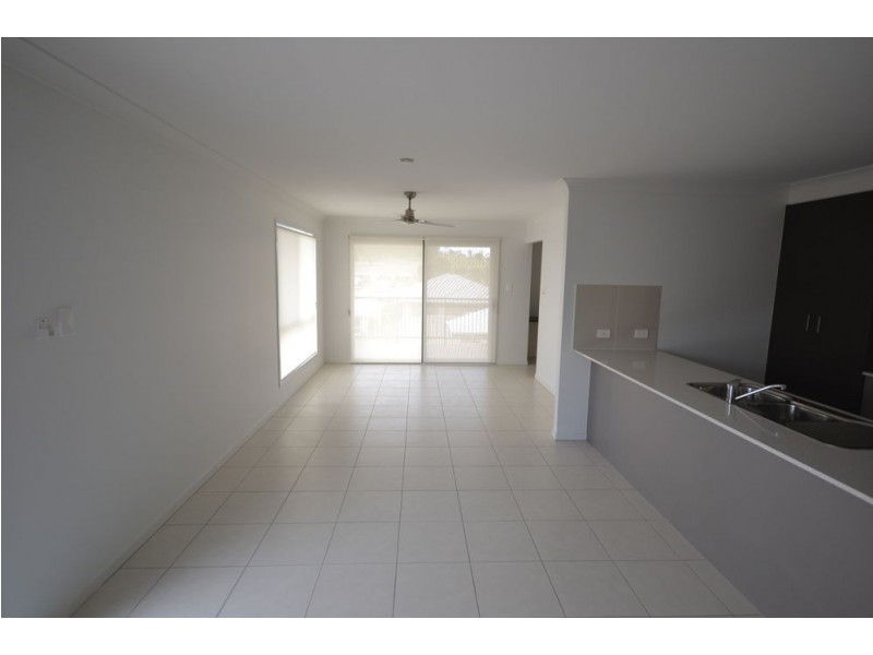 2/10 Preston Court, Glenvale QLD 4350