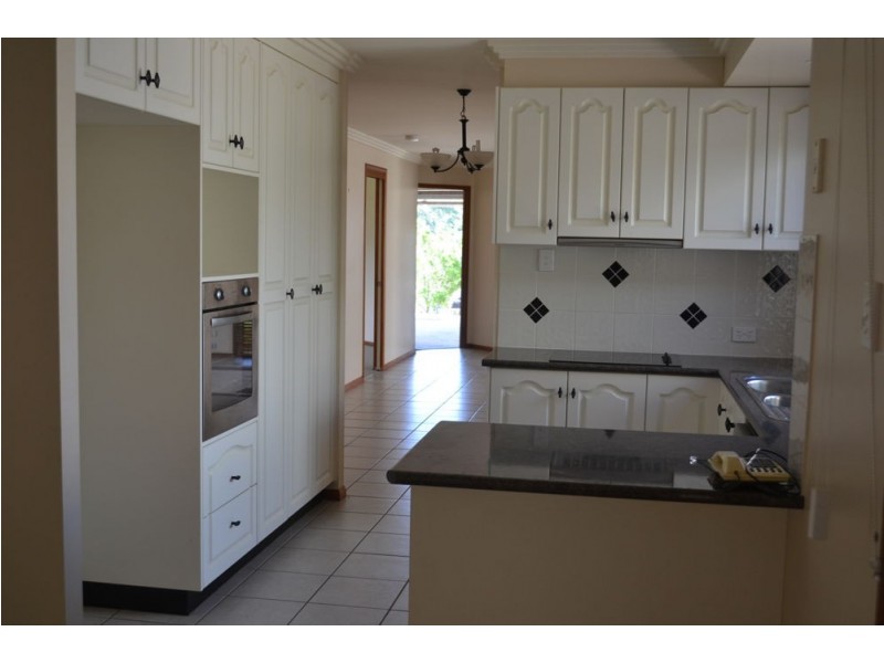 25 WILLOWBURN DRIVE, Rockville QLD 4350