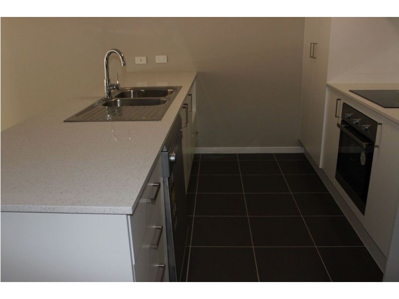 2/22 Alpine Court, Toowoomba QLD 4350