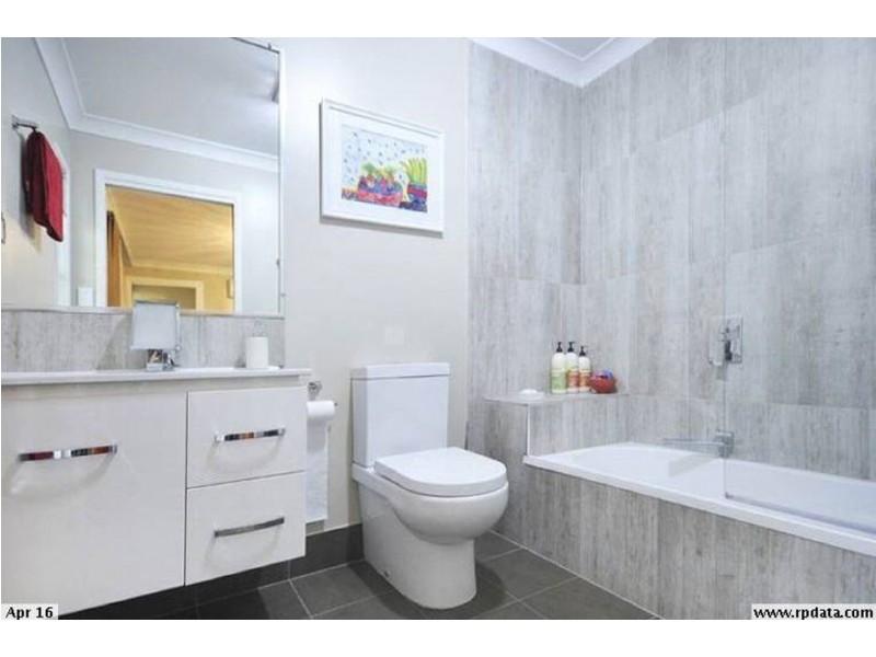 9 Newmarket Street, Newtown QLD 4350