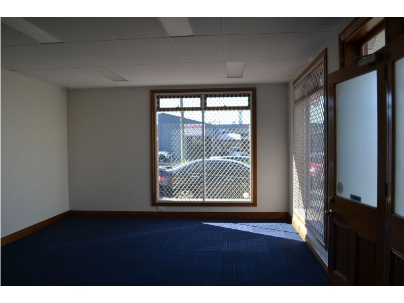 8 Goggs Street, Toowoomba QLD 4350